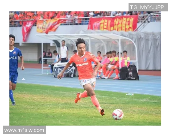 南通足球迎战江西联盛争夺关键三分展现球队实力与斗志 南通足球迎战江西联盛争夺关键三分展现球队实力与斗志